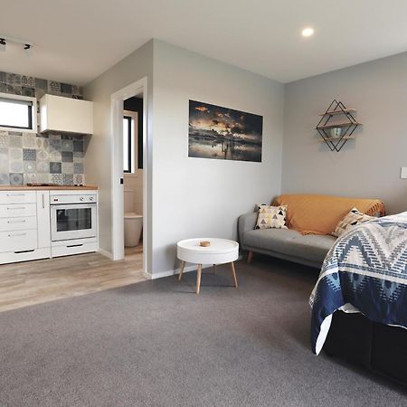 The Tui Studio - Te Anau Holiday Studio エクステリア 写真